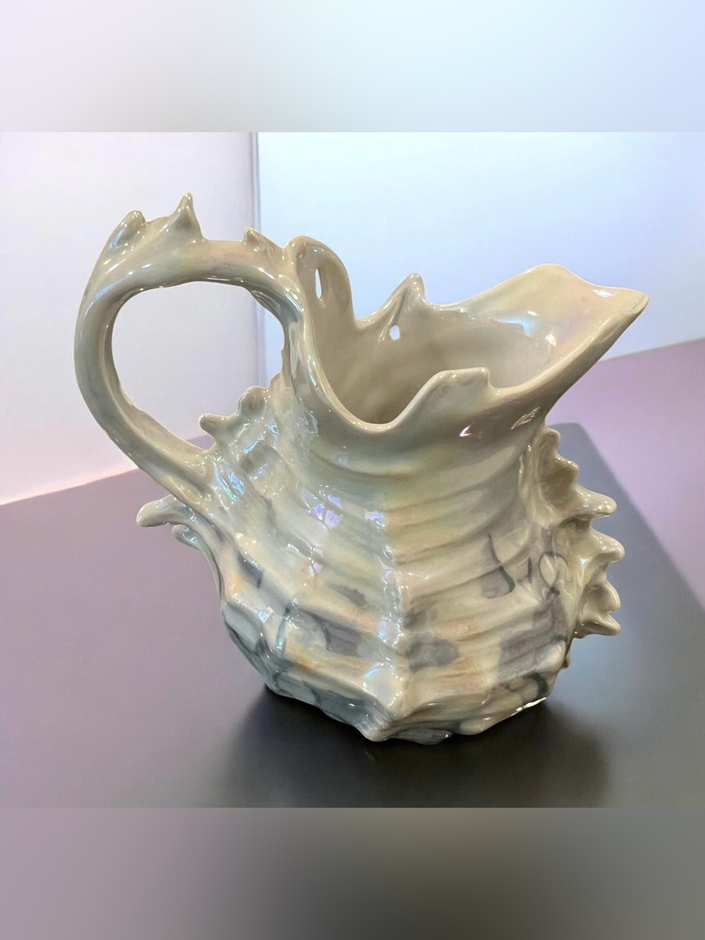 Vintage 1900 Royal Bayreuth Bavaria iridescent ceramic shell pitcher. - Picture 3 of 5